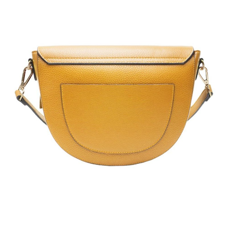 Borsa a tracolla color senape in pelle a forma di mezza luna.
