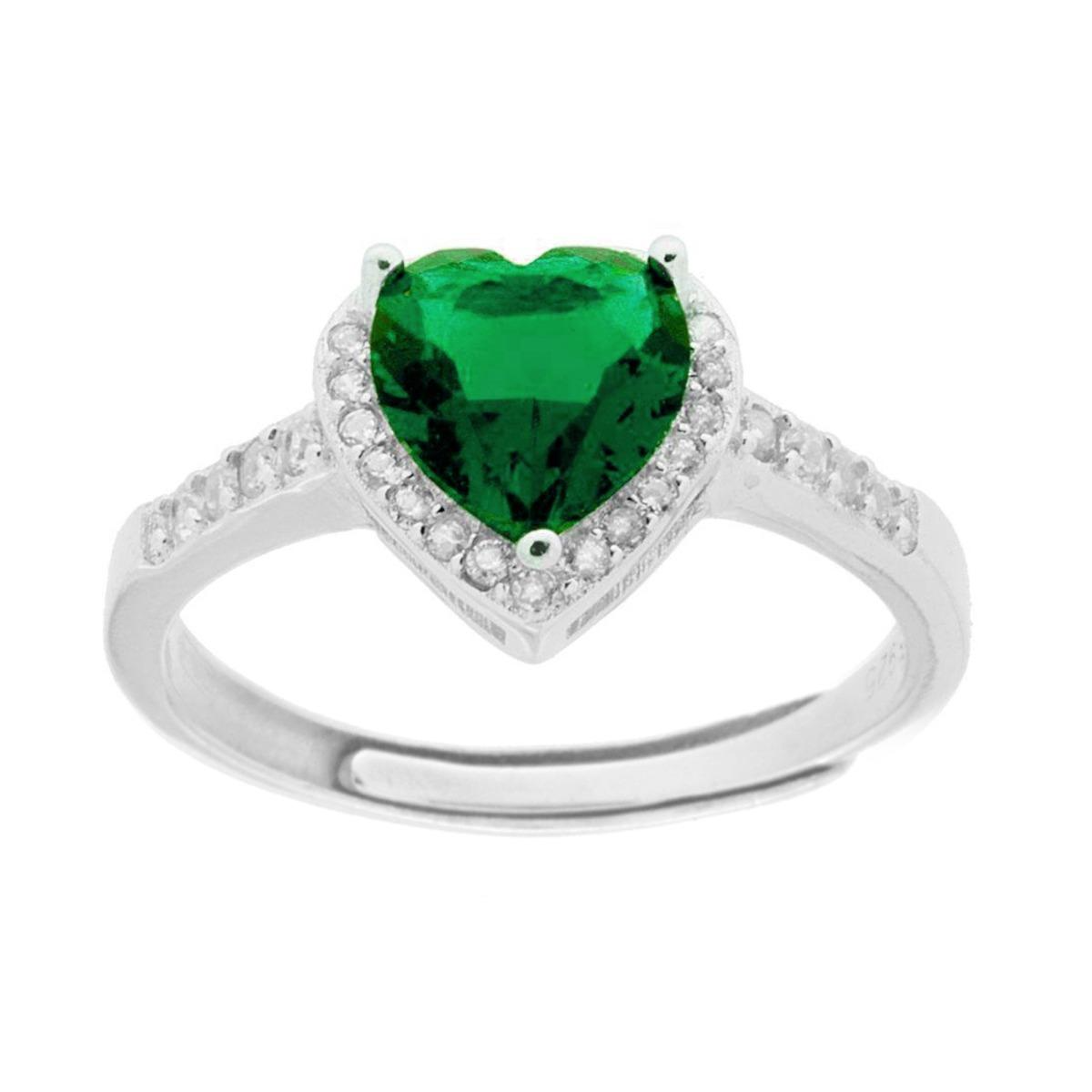 Anello in argento con pietra verde a forma di cuore, circondata da zirconi bianchi.