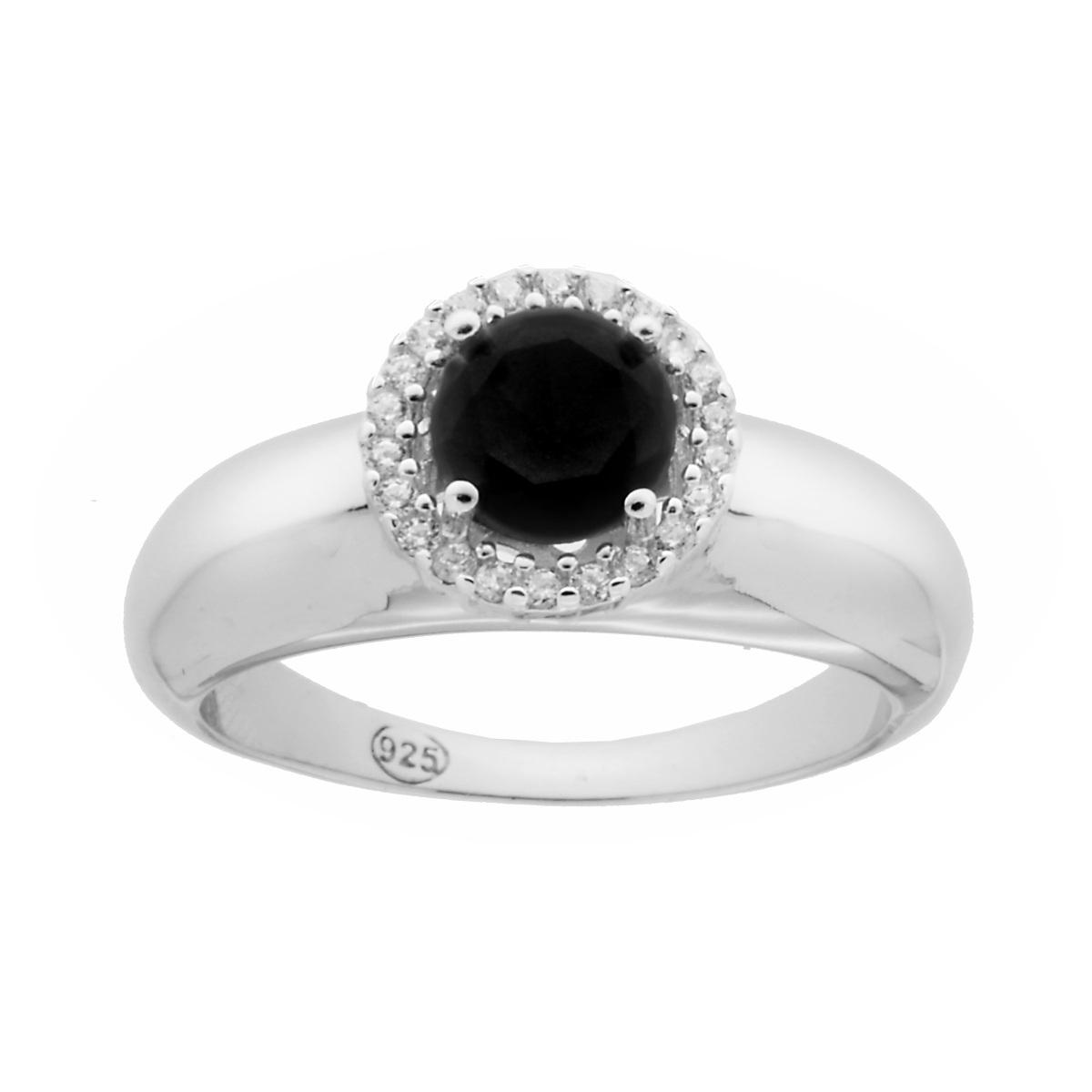 Anello in argento con pietra centrale nera circondata da piccole pietre bianche. Punzone 925 visibile.