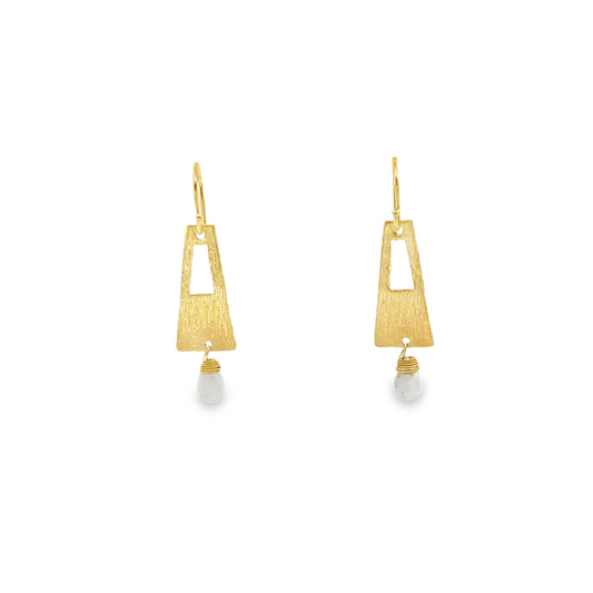 Orecchini pendenti in oro con forma geometrica e goccia di pietra semipreziosa.