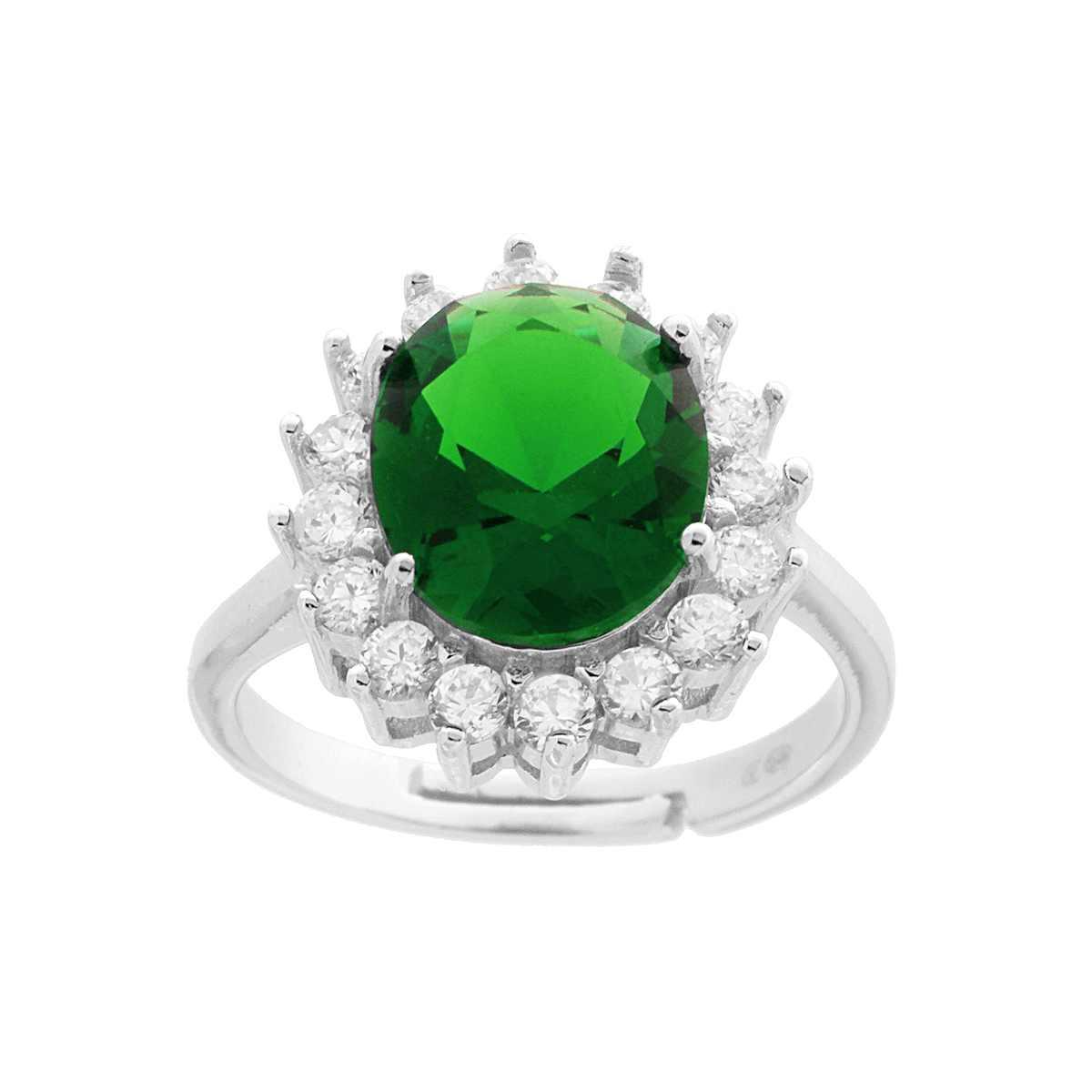 Anello in argento con una grande pietra centrale verde circondata da zirconi bianchi.