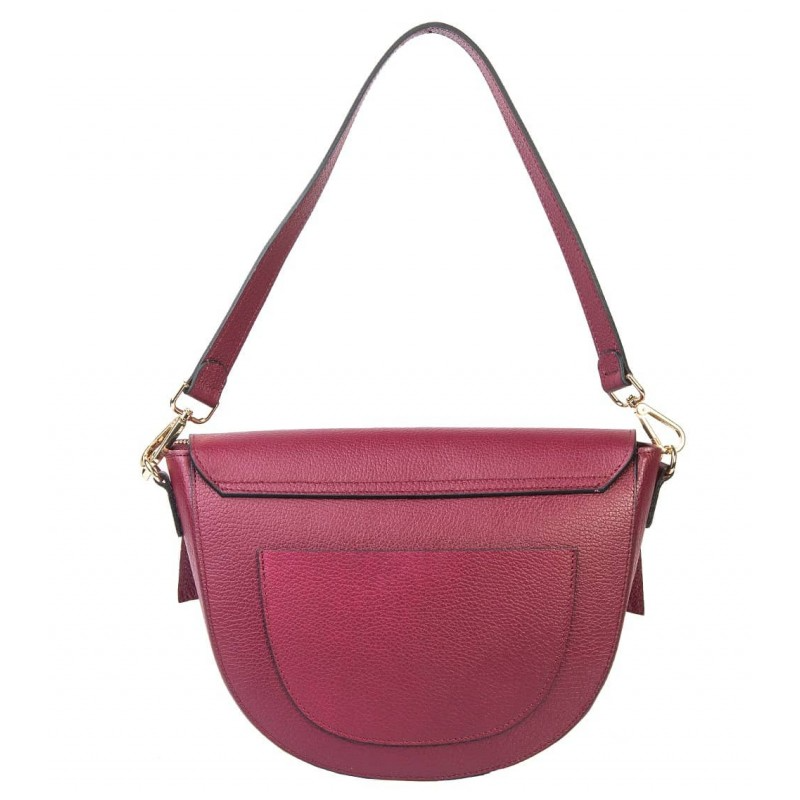 Borsa a tracolla da donna, color lampone, con fibbia in metallo dorato.