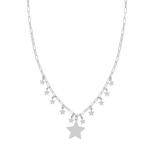 Collana a maglie in argento con ciondoli a stella e un'unica grande stella centrale.