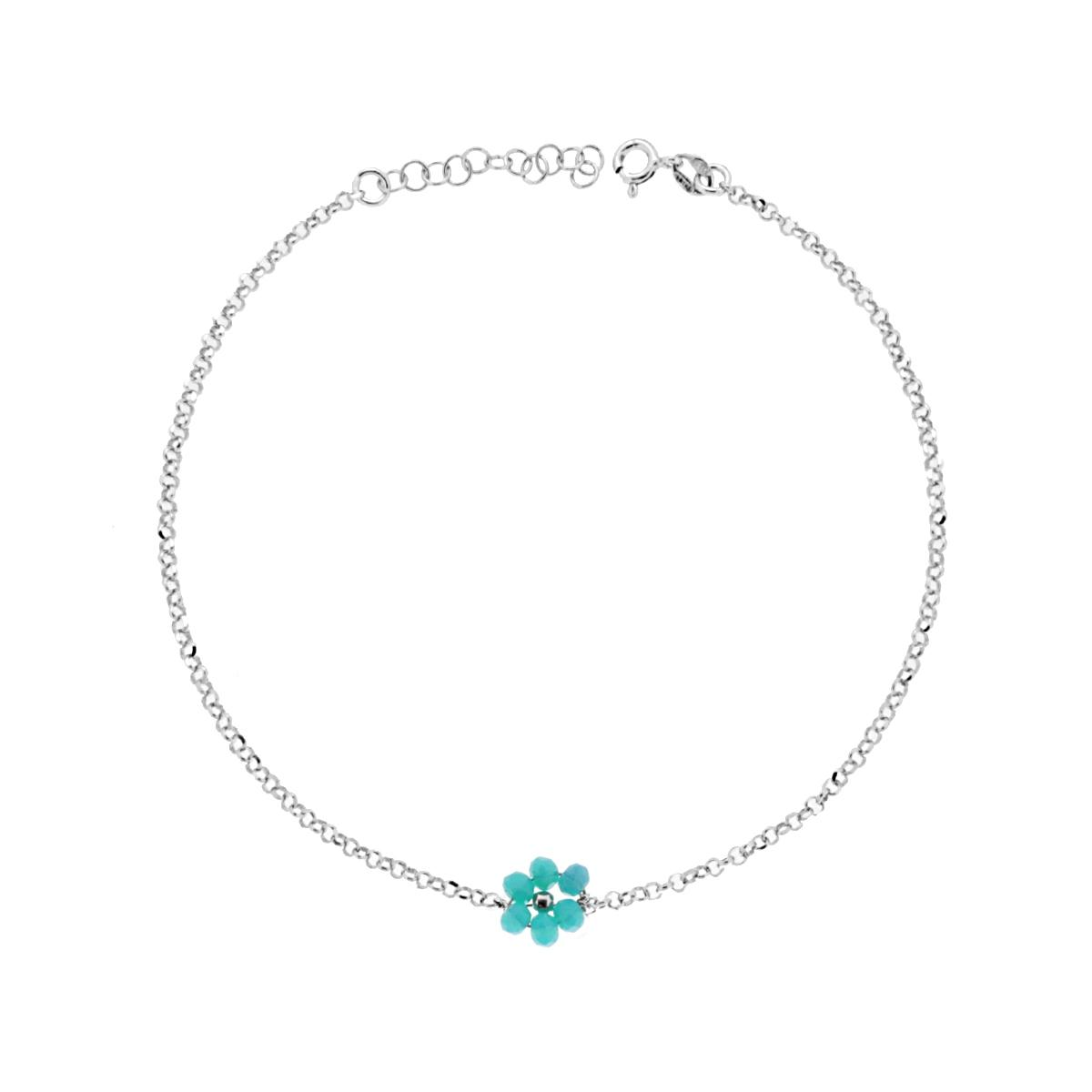 Braccialetto a catena in argento con un piccolo fiore turchese al centro.