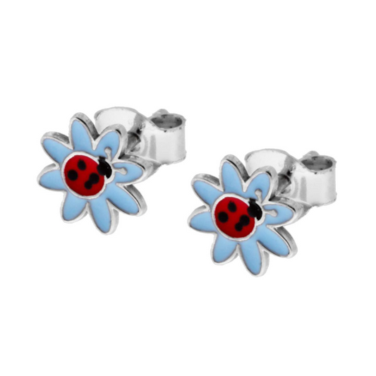 Orecchini a perno per bambini a forma di fiore azzurro con coccinella smaltata rossa e nera.