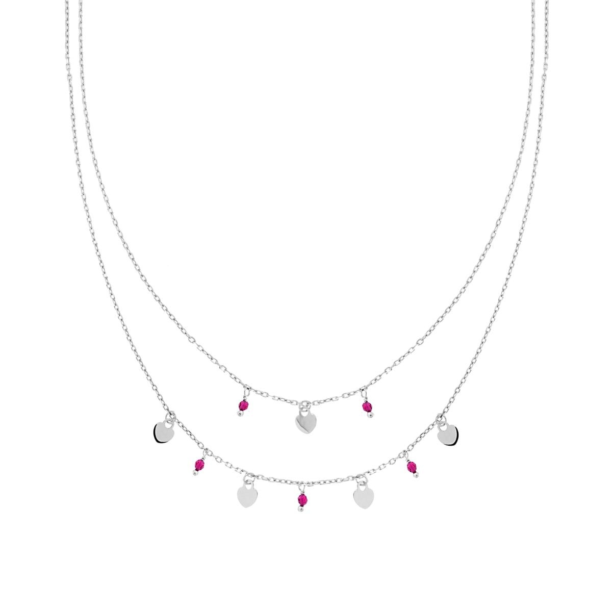 Collana a doppio filo in argento con ciondoli a cuore e a disco alternati a piccole pietre rosse.