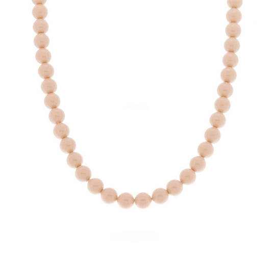 Collana di perle rosa chiaro.