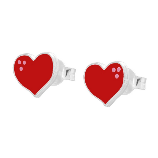Orecchini a perno a forma di cuore con smalto rosso e tre piccoli punti rosa, su una base di argento.