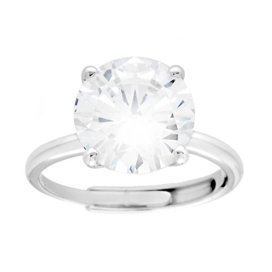 Anello con solitario, grande diamante tondo a taglio brillante, incastonato in una montatura d'argento con quattro griffe.