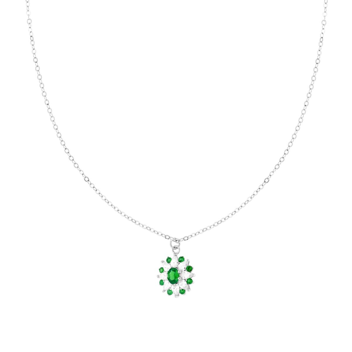 Collana in argento con ciondolo a fiore. Il fiore è decorato con zirconi verdi e bianchi.