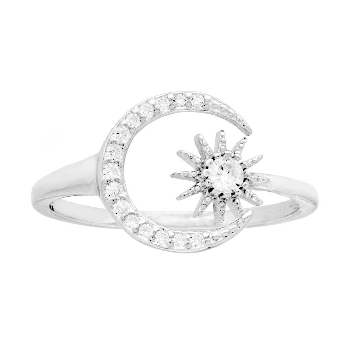 Anello in argento a forma di luna crescente con zirconi e un sole radioso al centro.