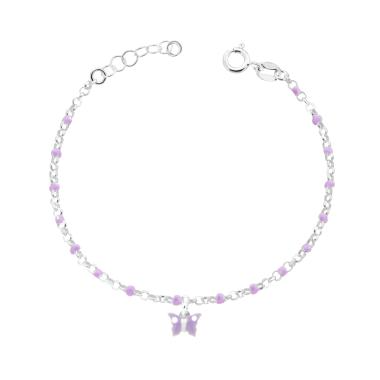 Braccialetto d'argento con piccole perline viola e un ciondolo a forma di farfalla.