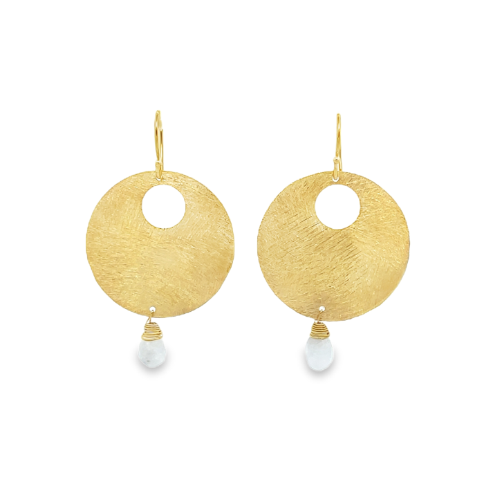 Orecchini pendenti in oro con finitura satinata e perla bianca.