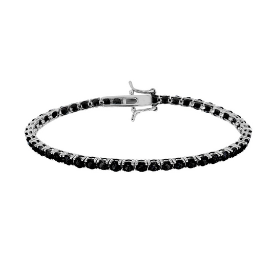Bracciale a tennis in argento con zirconi neri, chiusura a doppia sicurezza.