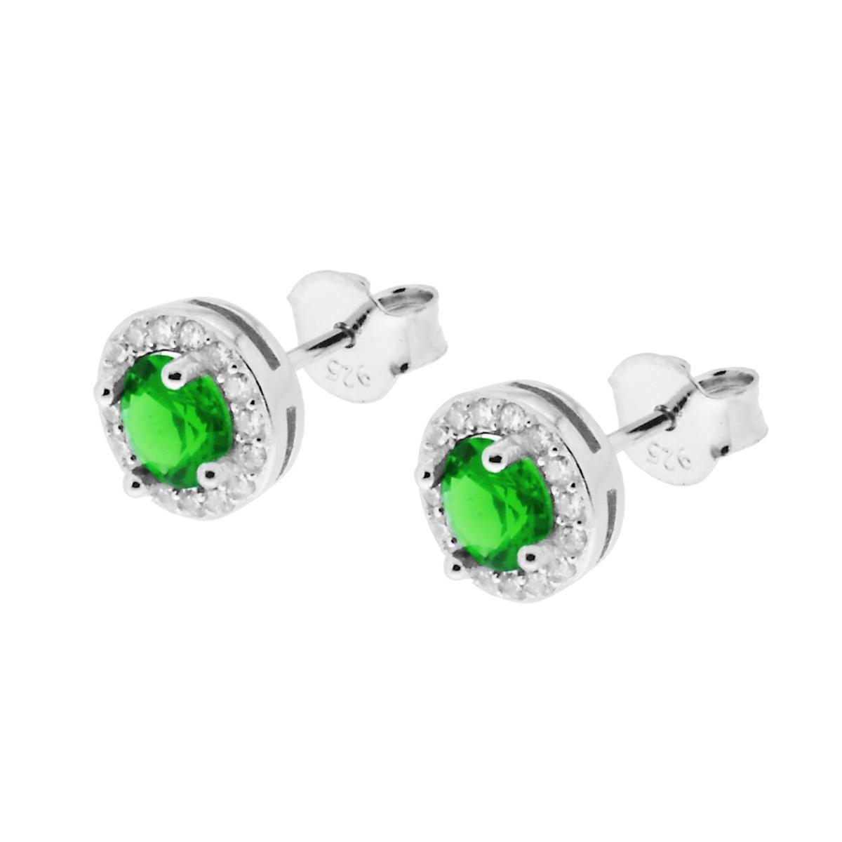 Orecchini a perno in argento 925 con gemma verde centrale circondata da zirconi bianchi.