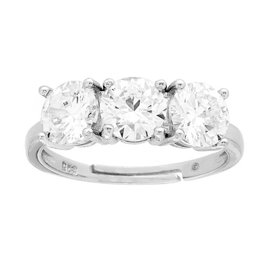 Anello in argento con tre pietre di zirconia cubica rotonde.