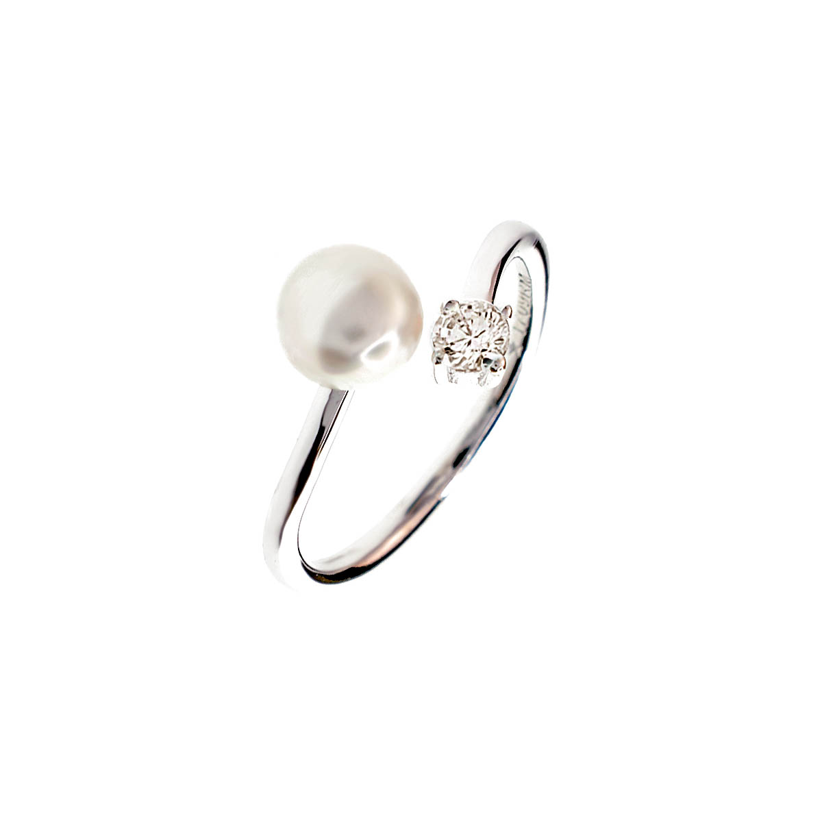 Anello in argento 925 con perla e zircone.
