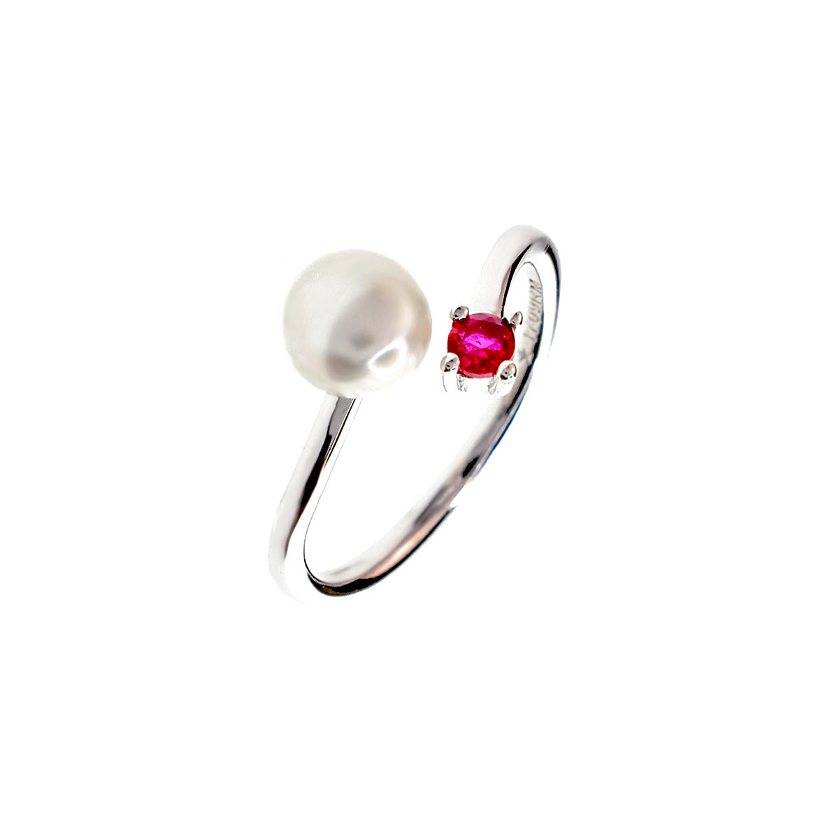 Anello in argento 925 con perla e rubino.