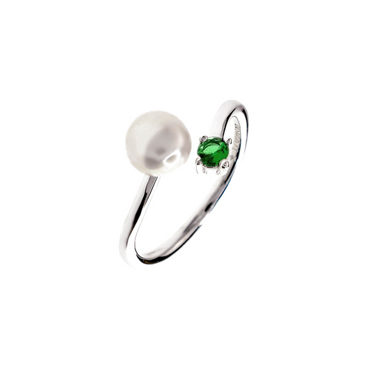 Anello in argento 925 con perla e gemma verde.
