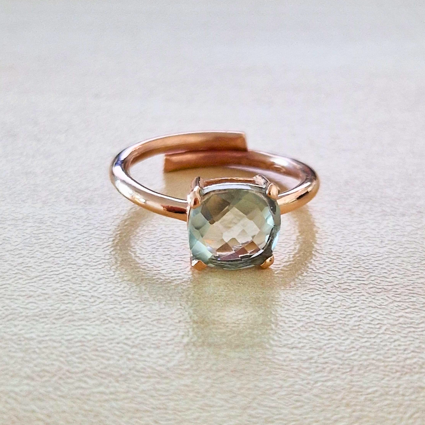 Anello con Pietre Quadrate Preziose, 8mm
