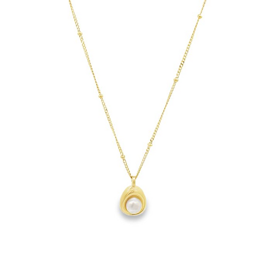 Collana in oro con ciondolo a forma di uovo imperfetto e perla centrale.