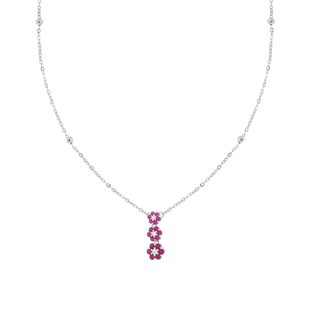 Collana in argento con ciondolo a forma di tre fiori rossi e punti luce.