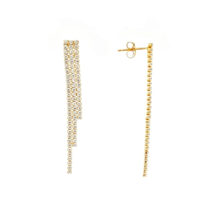 Orecchini pendenti asimmetrici in oro con strass scintillanti.