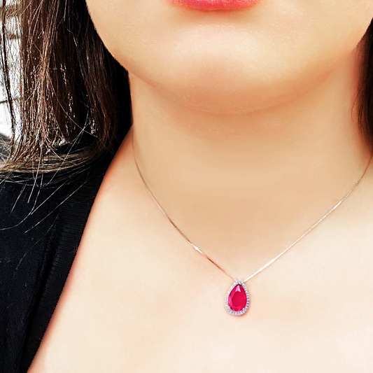 Elegant 925 silver zirconia pendant necklace