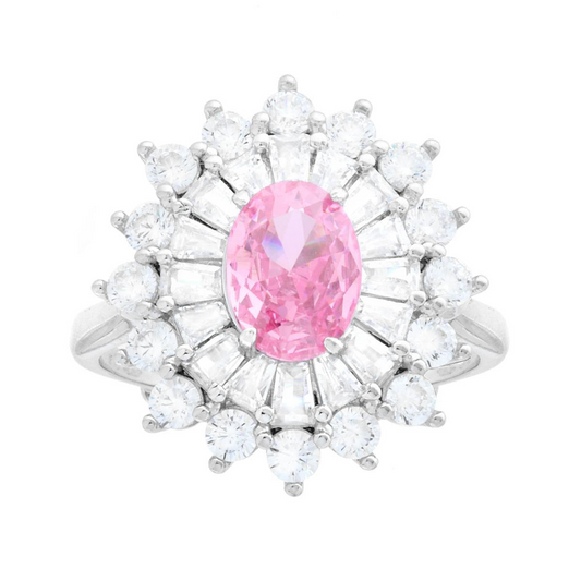 Anello in argento con pietra rosa ovale centrale circondata da zirconi bianchi a taglio rotondo e a baguette.