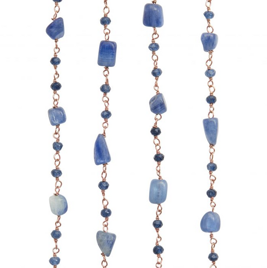 Filo di rosario in rame con perle di kyanite blu e piccole perle sfaccettate in zaffiro.