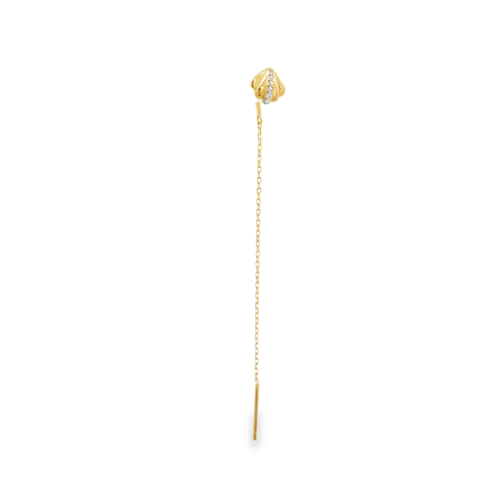 Orecchino pendente in oro giallo con diamanti.