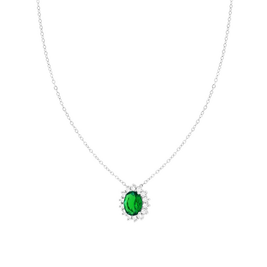 Ciondolo ovale con smeraldo verde e diamanti bianchi, su catena d'argento.