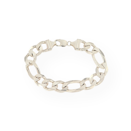 Bracciale a catena d'argento con maglia Figaro, chiusura a moschettone.