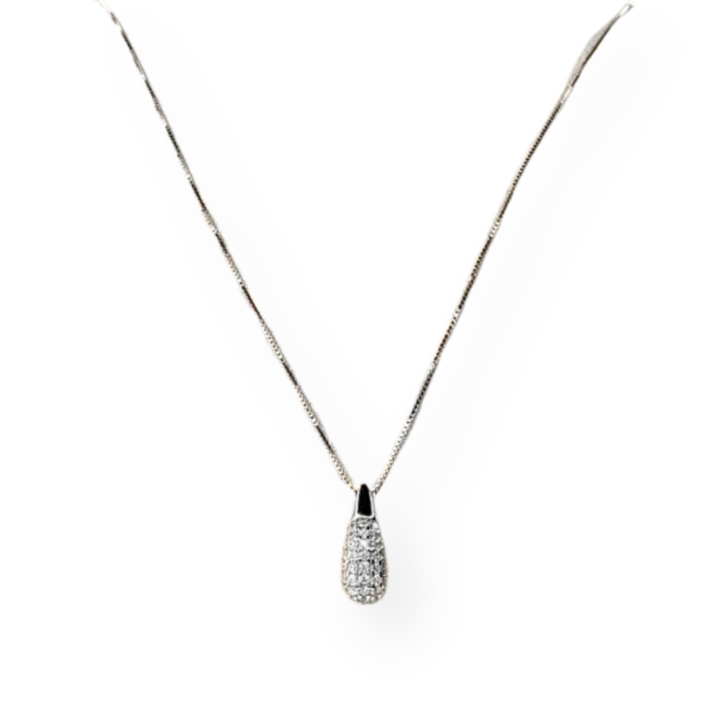 Collana con pendente a goccia in oro bianco e diamanti.