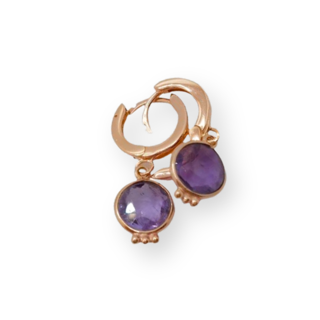 Orecchini a cerchio in oro rosa con pendente in ametista viola.