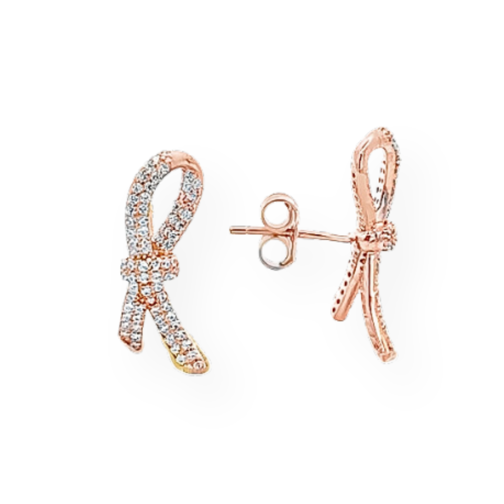 Orecchini a perno a fiocco in oro rosa con pavé di zirconi bianchi.