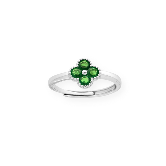 Anello regolabile in argento con quadrifoglio e quattro pietre verdi.