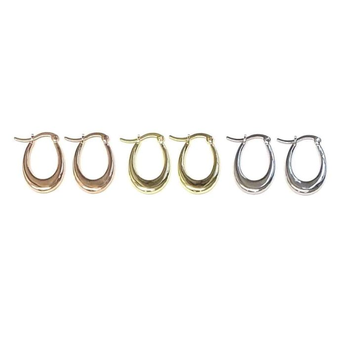 Tre paia di orecchini a cerchio ovali in tre colori: oro rosa, oro giallo e argento.