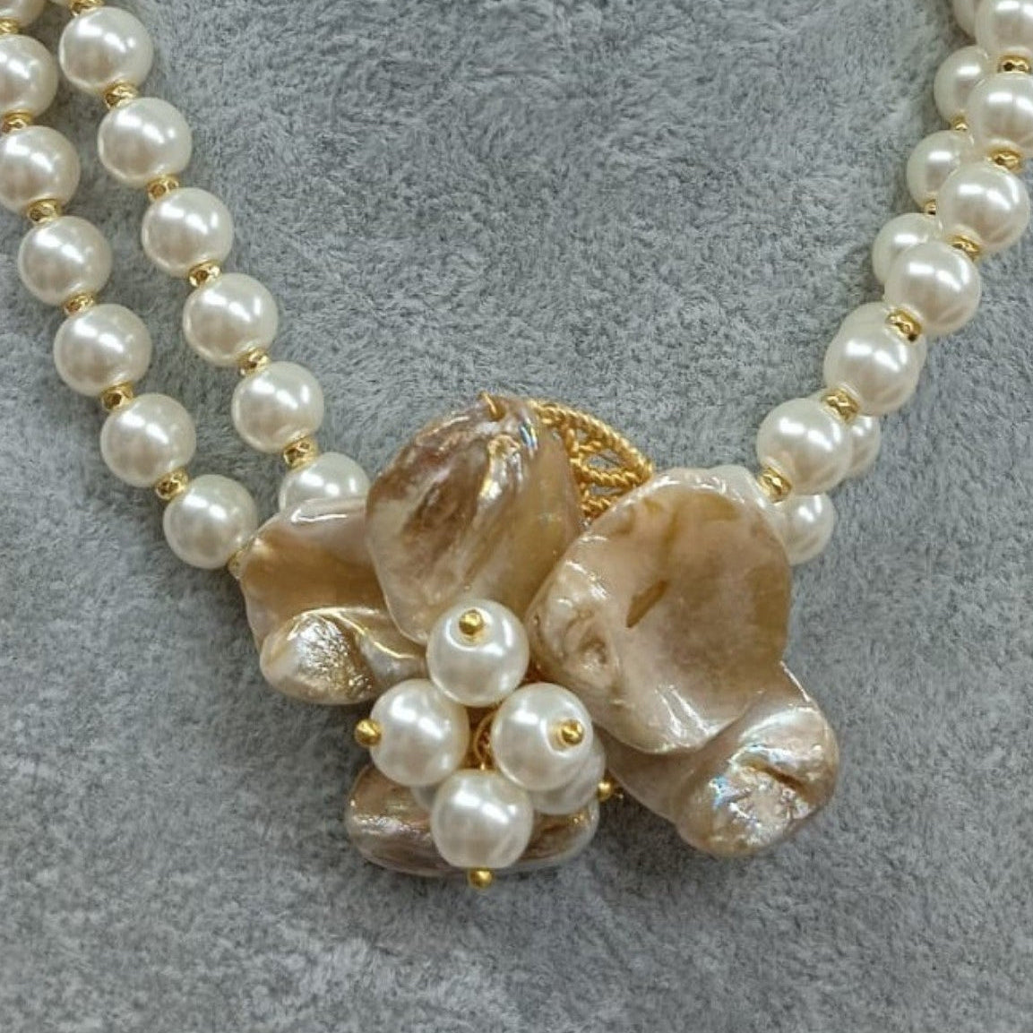 SET Collana Maxi Fiore con 2 fili di Perle e Grande Fiore in Conchiglia