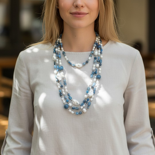 Collana 3 fili in Apatite e Perle Maiorca con chiusura di madreperla 150Cm