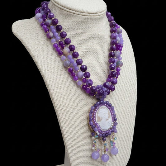 Collana di Pietre di Ametista e Cameo Prezioso contornato di perline