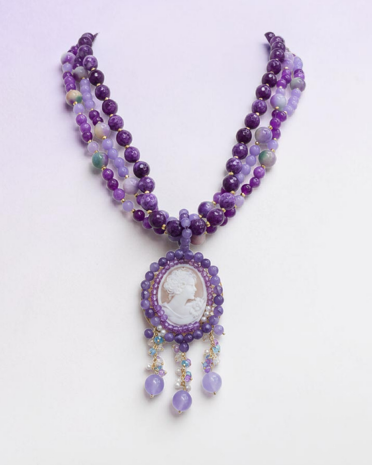 Collana di Pietre di Ametista e Cameo Prezioso