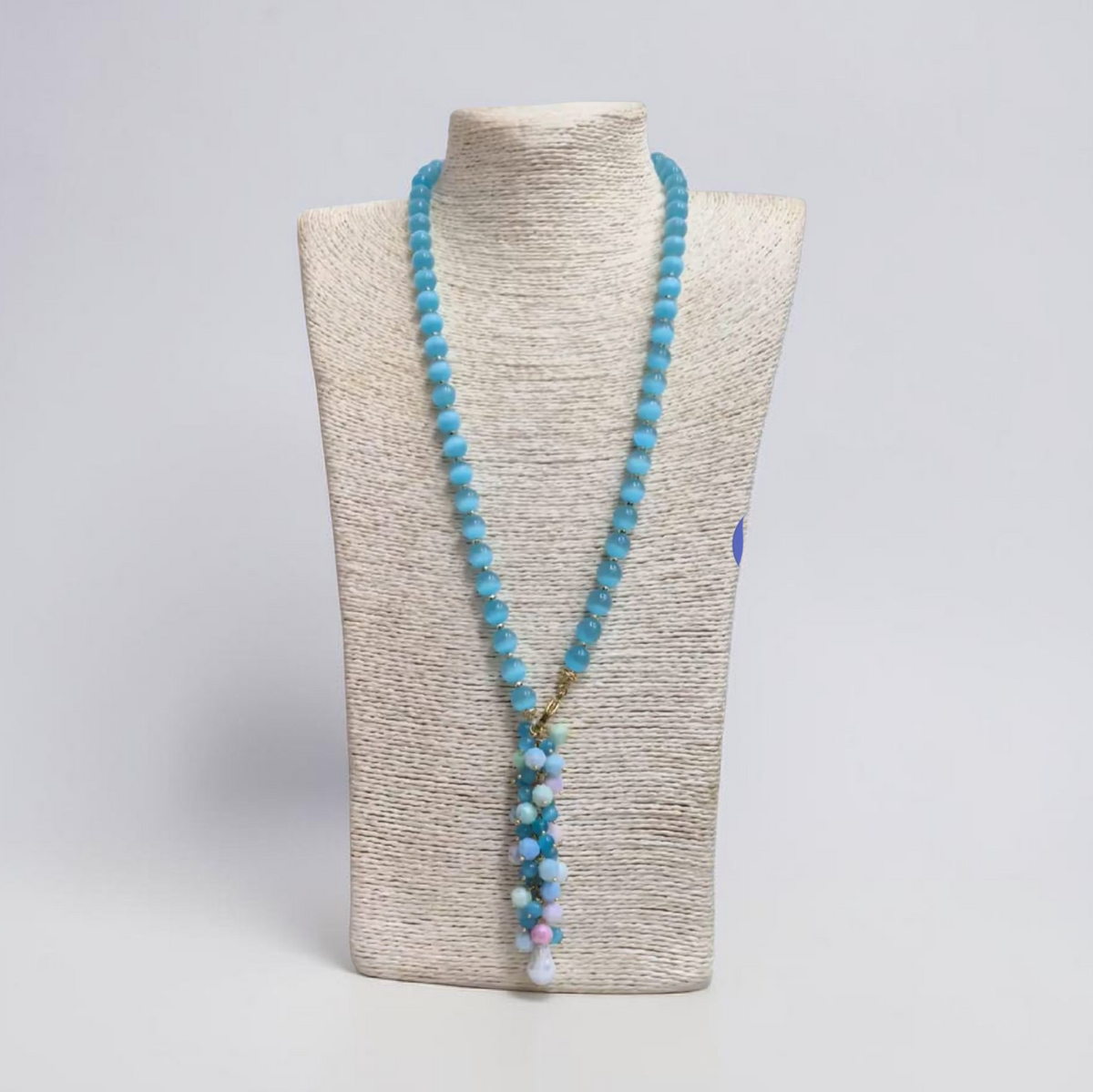 Collana Lunga con Ciondolo a Grappolo in Turchese e Bianco