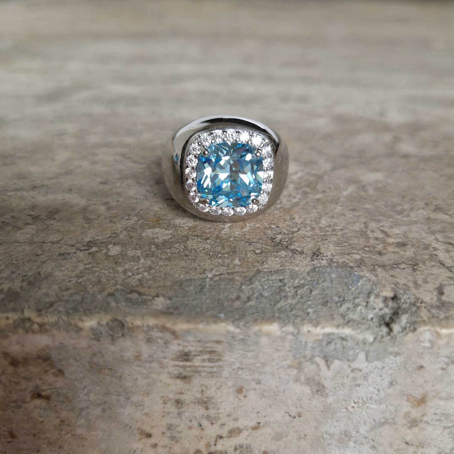 Chevalier Ring with Blue Square Stone