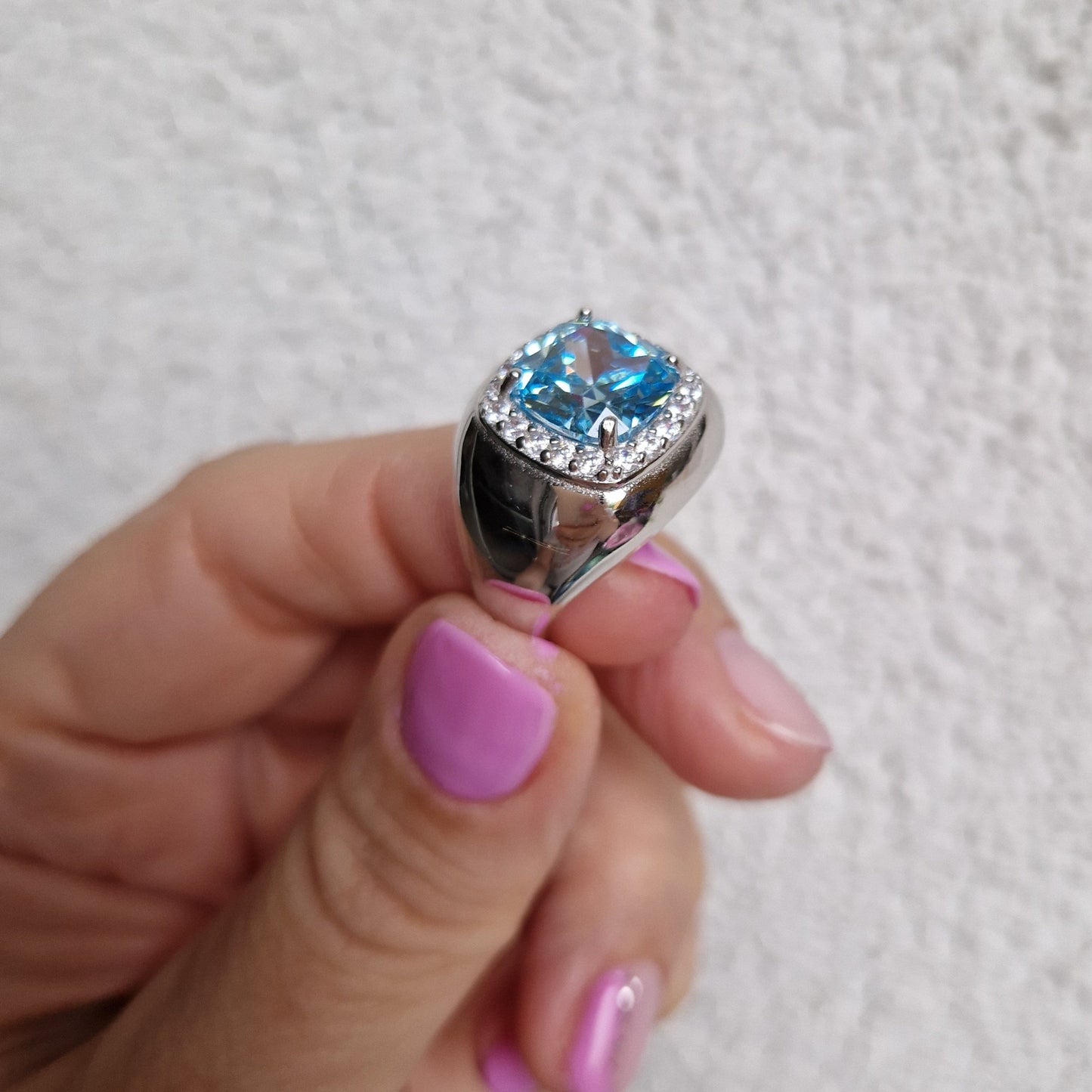 Chevalier Ring with Blue Square Stone