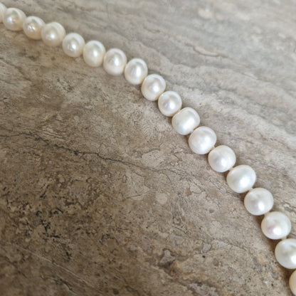 Elegant Pearl Bracelet