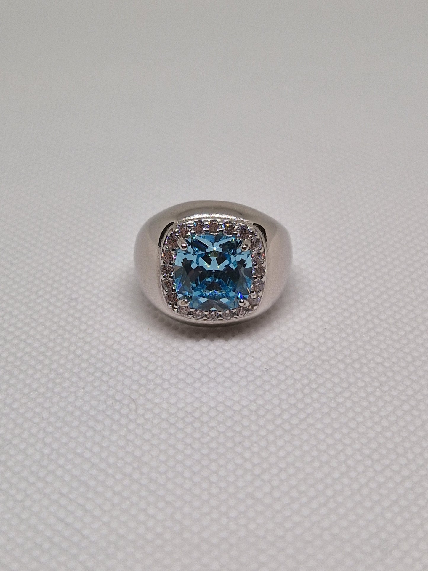 Chevalier Ring with Blue Square Stone