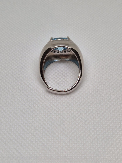 Chevalier Ring with Blue Square Stone