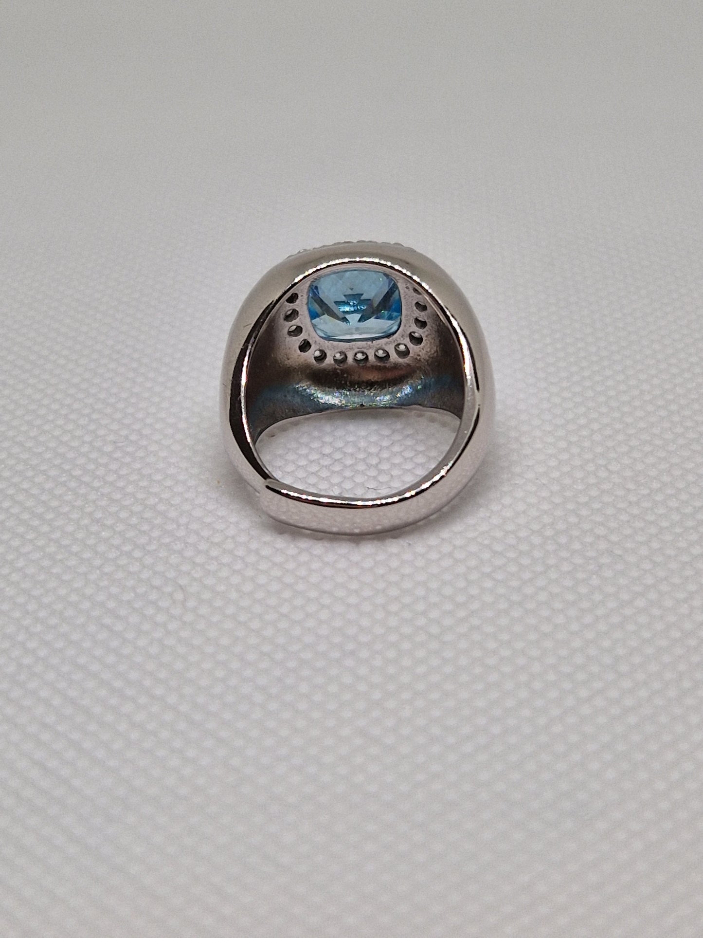 Chevalier Ring with Blue Square Stone