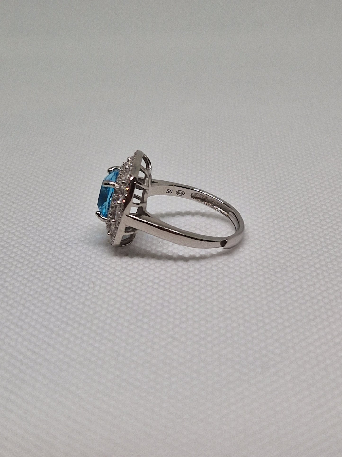 Anello Azzurro con Zirconi - Elegante e Luminoso in Argento 925